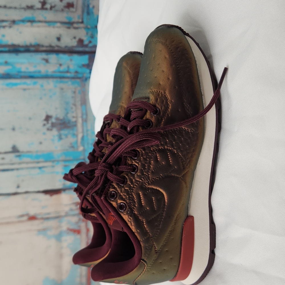 Nike International Jacquard Metallic Mahogany Sneakers